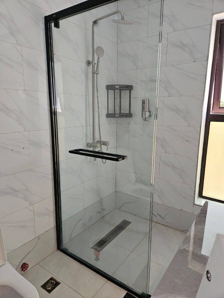 Modern Ensuite Glass Shower Enclosure