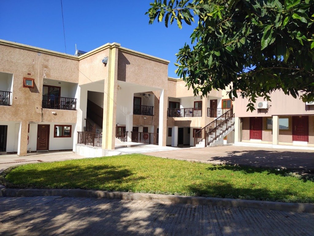 Mthuzi Nadi Lodge Inner Courtyard and Room Balconies